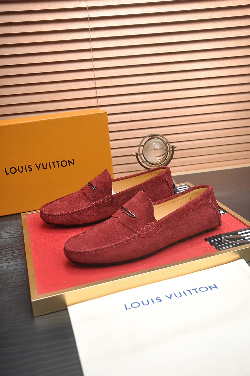 Men's men's shoes 💰420💶 [LV Doudou shoes] (water-dyed cowhide lining) new model is on the market, available on the official website. The new Doudou shoes are processed into single-color materials, and the uppers are made of imported horsehide leather. The body of the shoe is fully hemmed with mark thread, and is lined with imported original cowhide leather. The elegant shoe shape is super suitable for all-matching, and the size is 38-44.